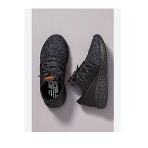 LIKE NEW New Balance Fresh Foam V2 sneakers